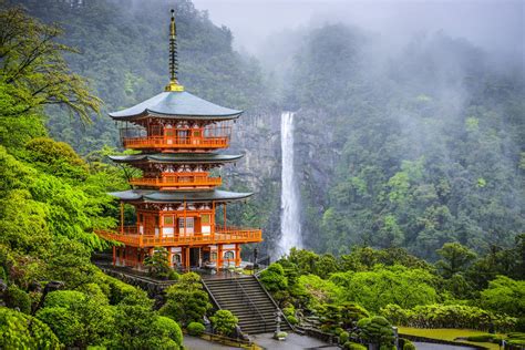 traditional places in japan.